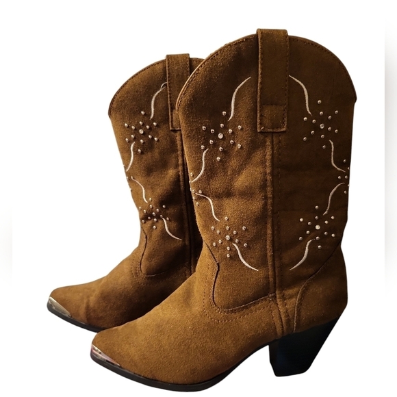 Dingo 6.5 Women's Sonnet Western boots Studs and Embroidered Chocolate /Brown - Picture 1 of 16